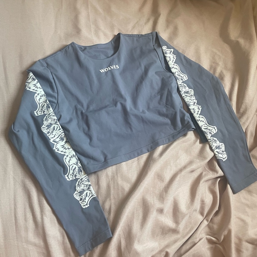 DARC SPORT WOLF CROP TOP